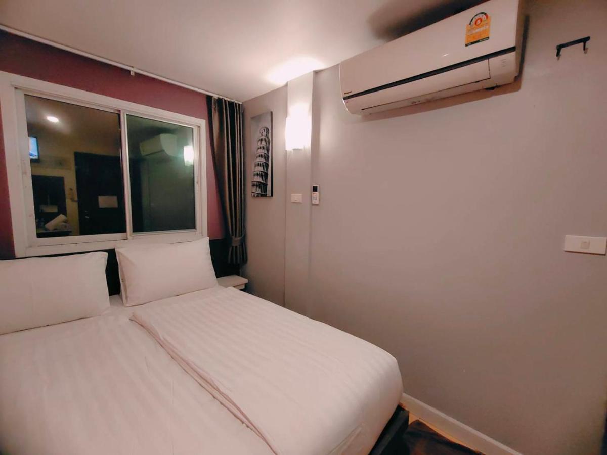 Bbhouse Phra Athit Banguecoque Exterior foto